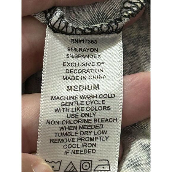 Ellen Tracy Black Pink Floral Cap Sleeve Stretch Top Shirt Tee Blouse Women's M - Picture 4 of 4